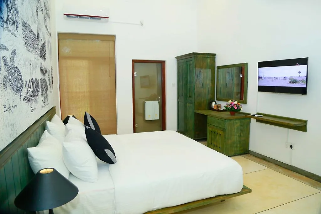 Tranquil Negombo Boutique Hotel 4*,