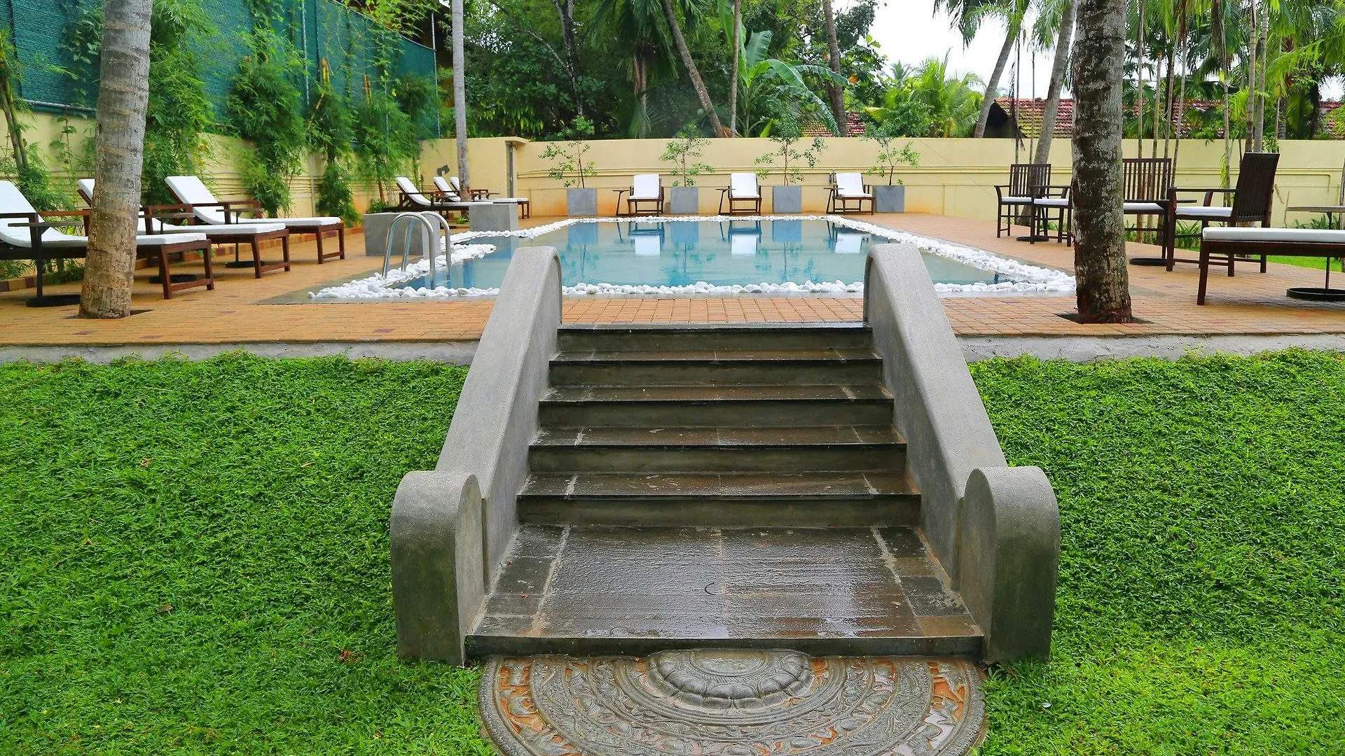 Tranquil Negombo Boutique Hotel 4*,